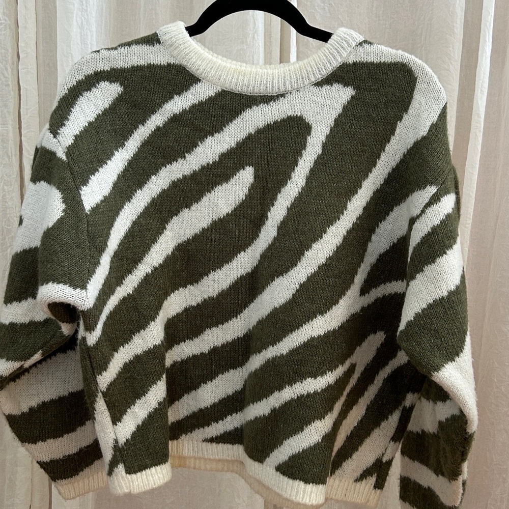 Stylish Zebra Print Sweater